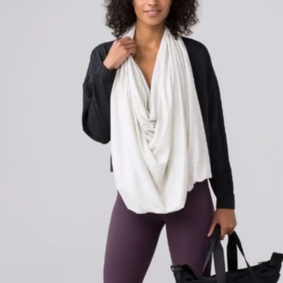 NWT Lululemon Sage Scarf Heathered Light gray Wrap - Picture 2 of 6